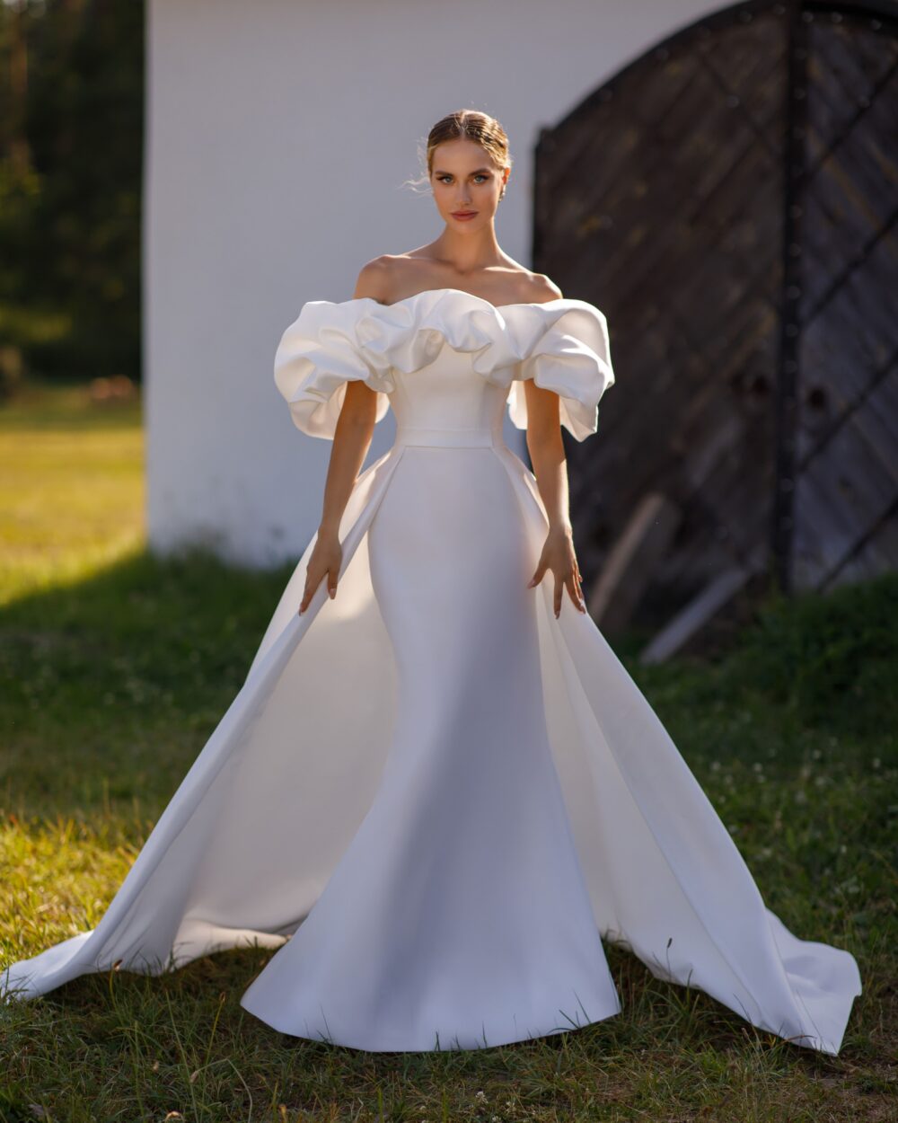 Свадебное платье Зара со шлейфом