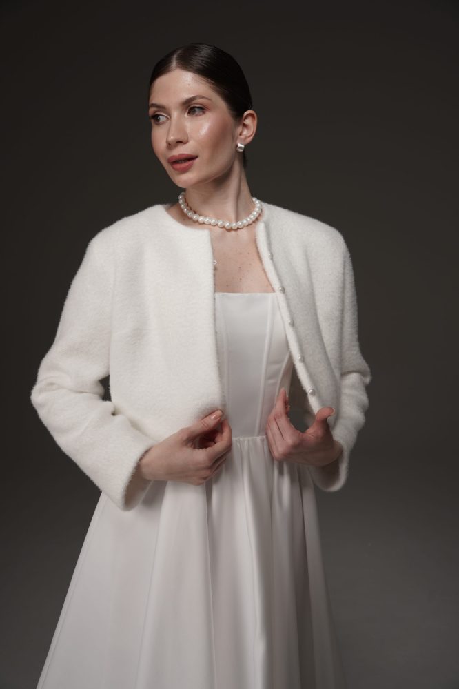 Белый жакет на свадебное платье